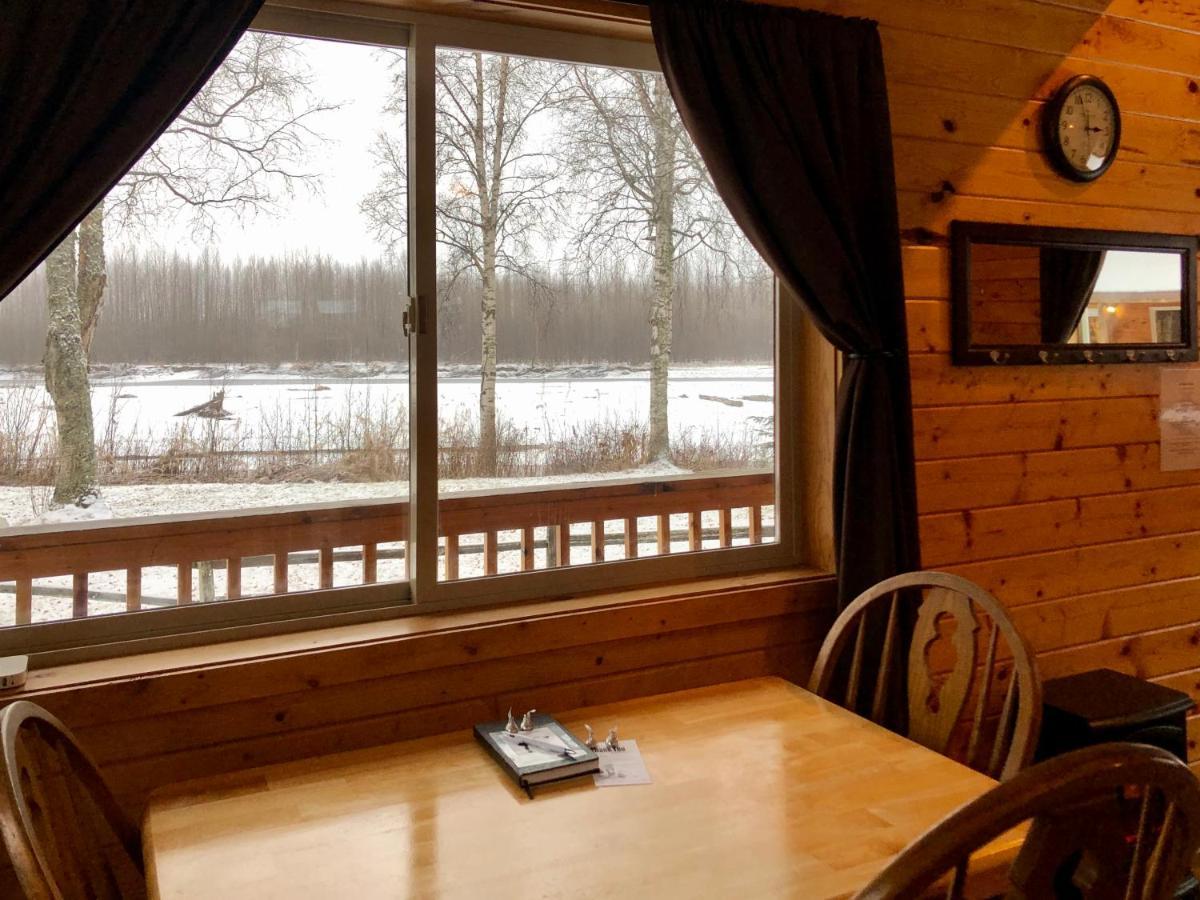 Susitna River Lodging, Riverside Cabins Талкитна Экстерьер фото