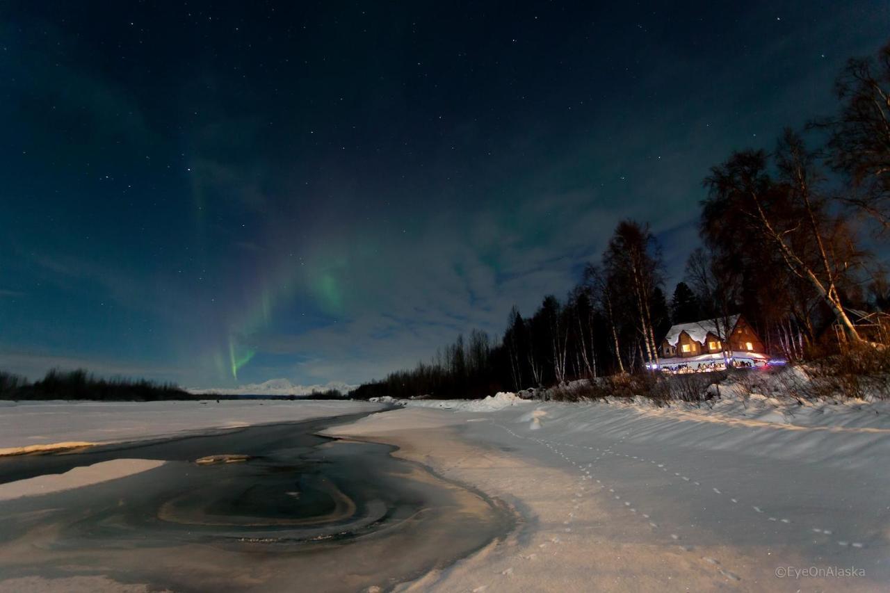 Susitna River Lodging, Riverside Cabins Талкитна Экстерьер фото